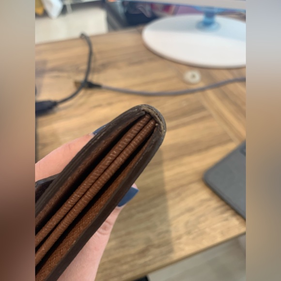 Louis Vuitton Monogram Sarah Wallet - Picture 16 of 16